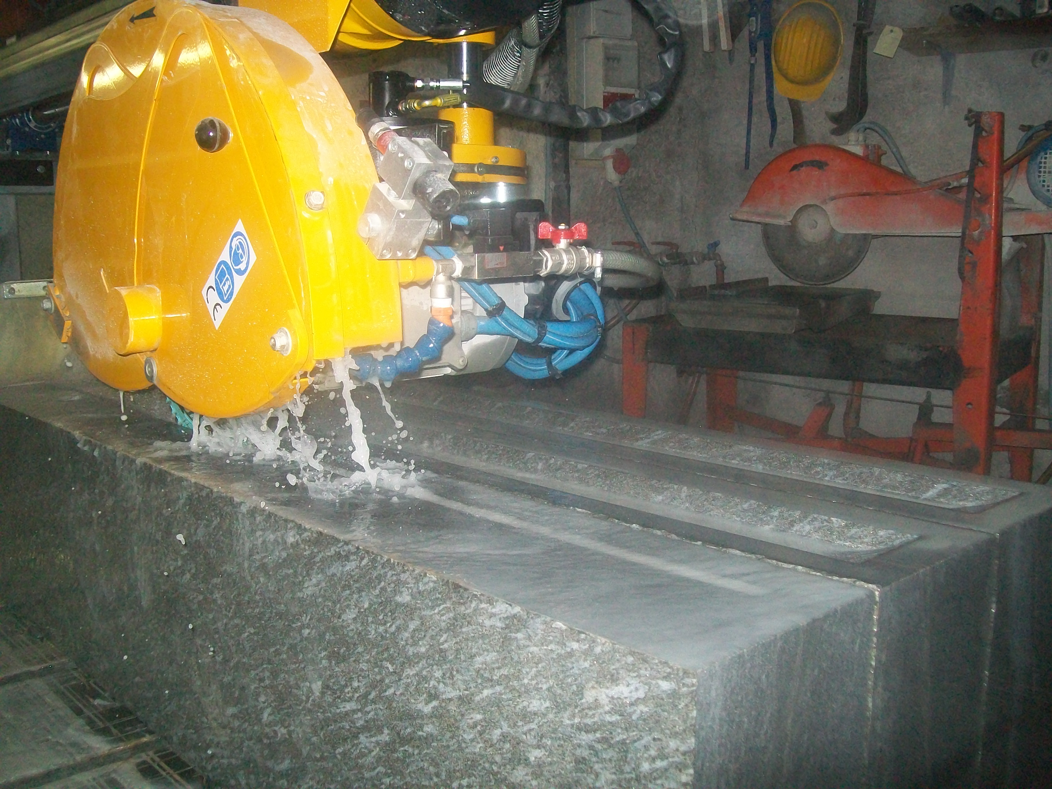 thumbnail image 2 of Mactotec Bridge Saw Line Laser – Red Or Green, 26mm Short, For Stone Fabrication (1x4 Silver) 2 of 4