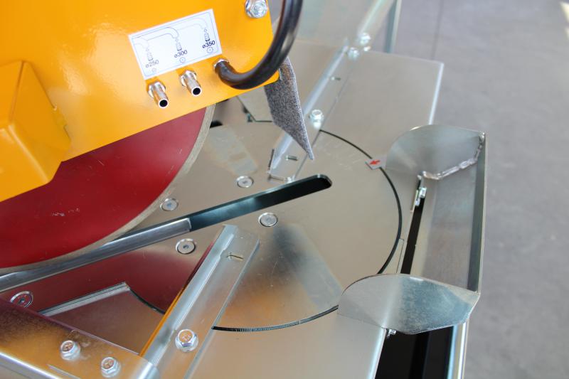 Goniometro per tagli angolari