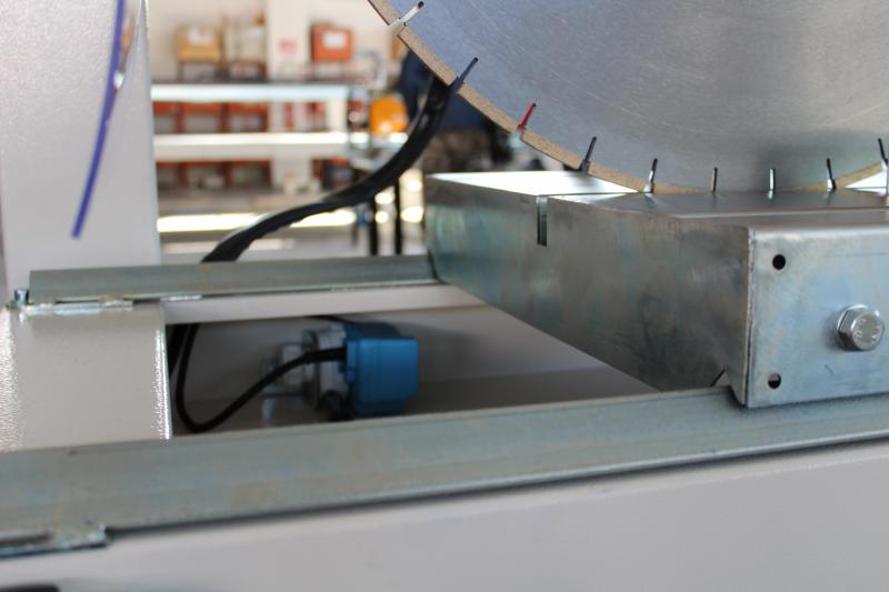 Auffangwanne  für Wasser mit Umlaufpumpe