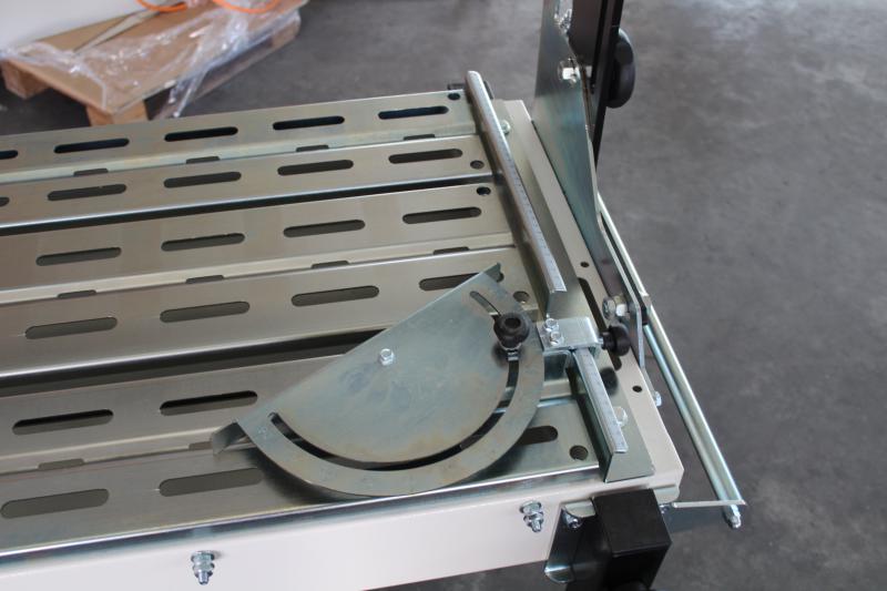 Squadra angolare e maniglie per il trasporto