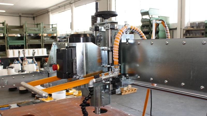 Testa con movimentazione manuale