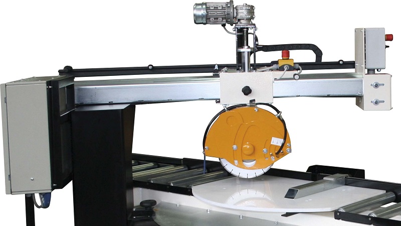 Avanzamento motorizzato