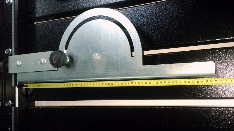 Esquadra angular regulable