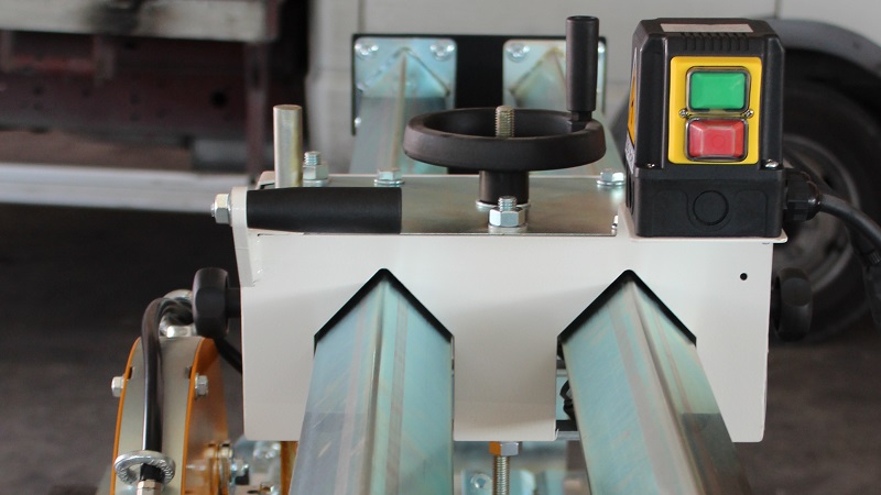 Regolazione profondità di taglio