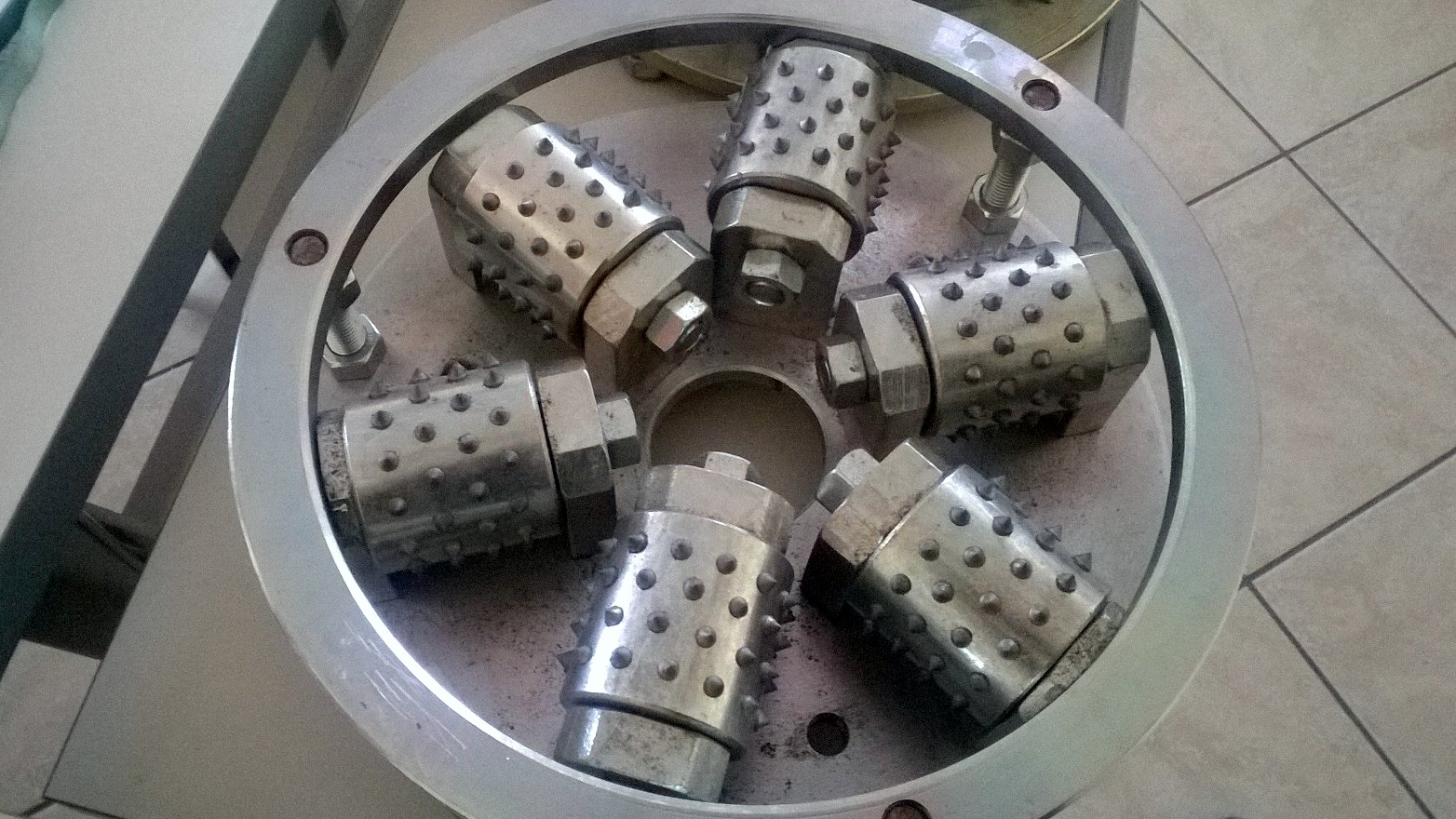 Piatto bocciardatore